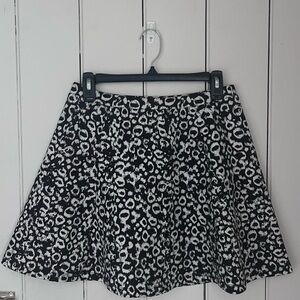 Chic Black and White Leopard Print Skirt